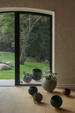 AYTM Globe Blumentopf Ø37 Cm, Taupe -Brafab Verkaufs-Shop aytm globe blumentopf taupe 4