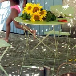 Floréal Tisch, Ø77 Cm/ Chili -Brafab Verkaufs-Shop fermob floreal tisch 77 cm 17