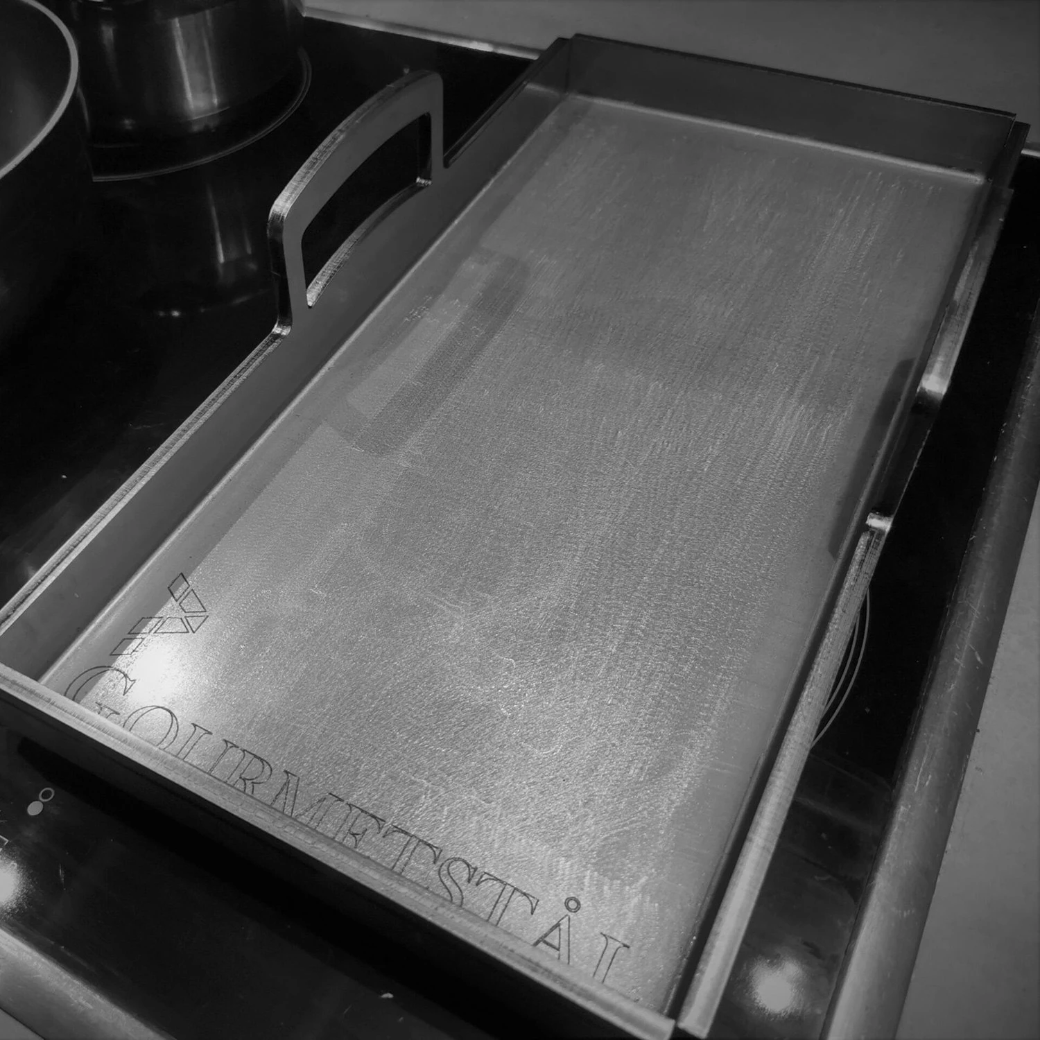 Grillplatte Aus Stahl Mit Griffen, 25x42 Cm 2 Grillplatte Aus Stahl Mit Griffen, 25x42 Cm – Bild 2