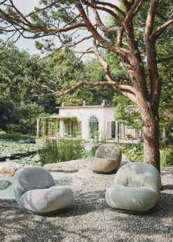 Gubi Pacha Outdoor Loungesessel, Dedar Chevron Outdoor Fr 008, Moosgrüner Fuß -Brafab Verkaufs-Shop gubi pacha outdoor lounge chair swivel dedar chevron008 5