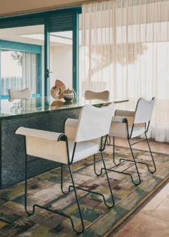 Gubi Tropique Esszimmerstuhl, Classic Black / Udine 06 -Brafab Verkaufs-Shop gubi tropique dining chair black limonta udine 06 5