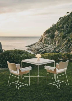 Gubi Tropique Esszimmerstuhl Mit Fransen, Classic White Semi Matt / Udine 12 -Brafab Verkaufs-Shop gubi tropique dining chair fringe black limonta udine06 7