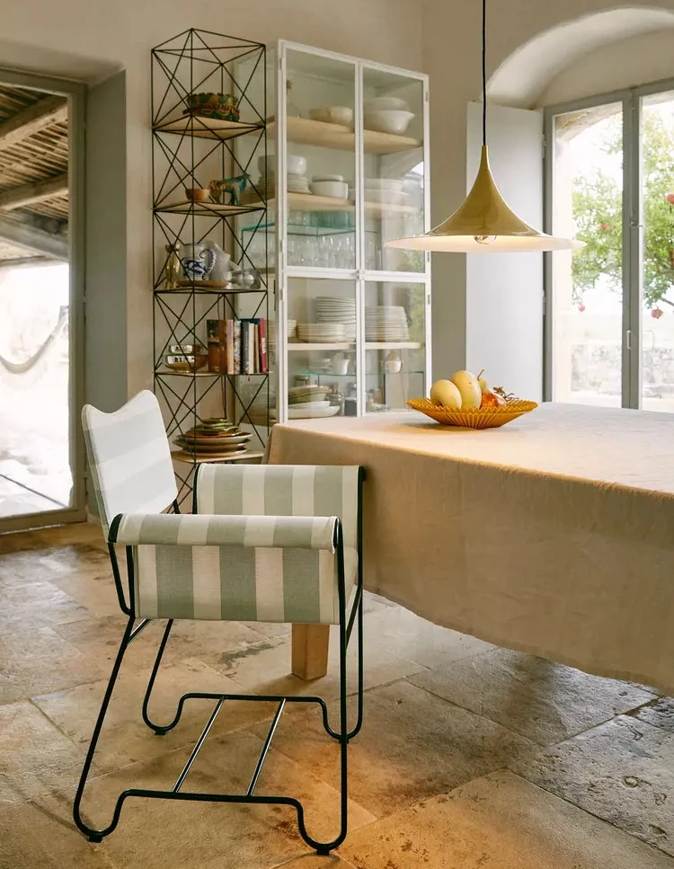 Gubi Tropique Esszimmerstuhl, Classic Black / Leslie Stripe 20 2 Gubi Tropique Esszimmerstuhl, Classic Black / Leslie Stripe 20 – Bild 2