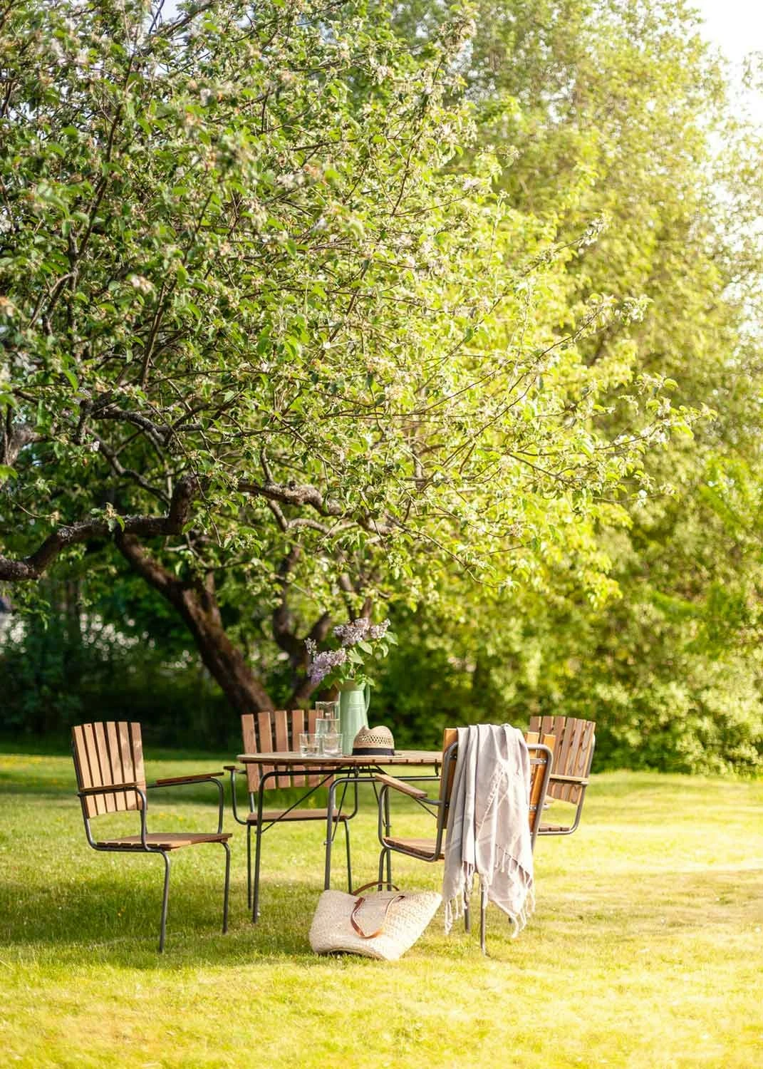 Sandhamn Tisch Ø100 Cm, Wärmebehandelt Esche 3 Sandhamn Tisch Ø100 Cm, Wärmebehandelt Esche – Bild 3