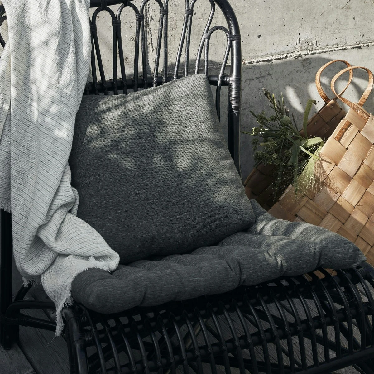 House Doctor Fine Kissen Wasserabweisend Militärgrün, 45x45 Cm 2 House Doctor Fine Kissen Wasserabweisend Militärgrün, 45x45 Cm – Bild 2