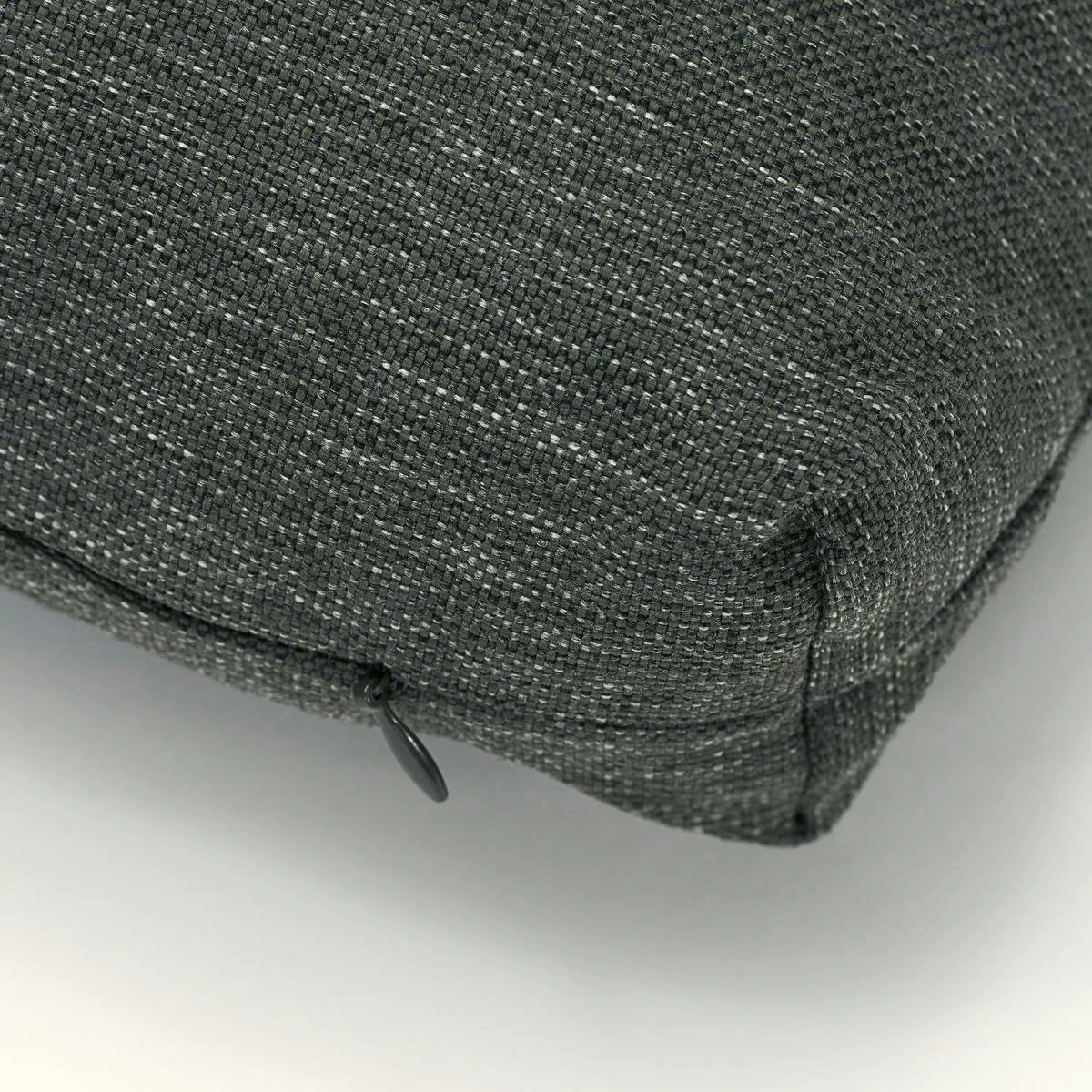 House Doctor Fine Kissen Wasserabweisend Militärgrün, 45x45 Cm 5 House Doctor Fine Kissen Wasserabweisend Militärgrün, 45x45 Cm – Bild 5