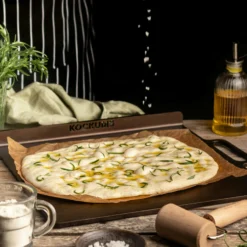 Kockums Jernverk Backstahl Mit Gefalteten Kanten Karbonstahl, 37x32 -Brafab Verkaufs-Shop kockums jernverk baking steel with folded edges carbon steel 37x32 2