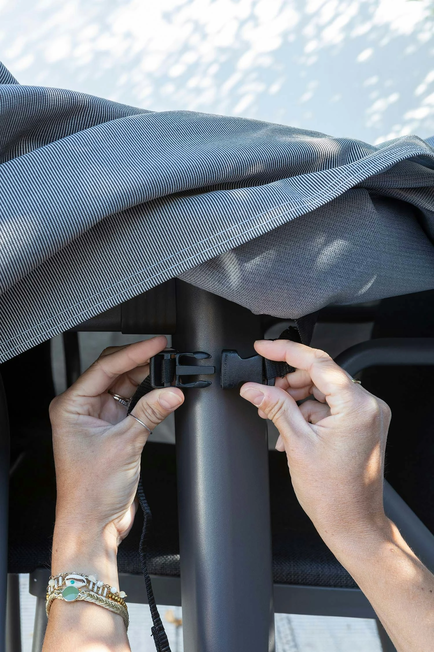 Lafuma Oron Möbelabdeckung Anthrazit, S/M 4 Lafuma Oron Möbelabdeckung Anthrazit, S/M – Bild 4