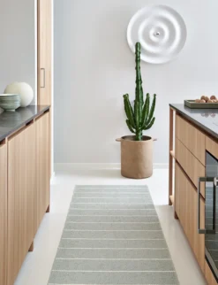 Carl Teppich Sage/Seagrass, 70x270 Cm -Brafab Verkaufs-Shop pappelina carl teppich salbei seegras 2 1