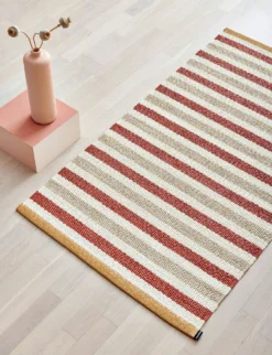 Teo Teppich Ziegelrot / Beige / Vanilla, 180x260 Cm 5 Teo Teppich Ziegelrot / Beige / Vanilla, 180x260 Cm -Brafab Verkaufs-Shop pappelina teo rug brick red beige vanilla 1 1